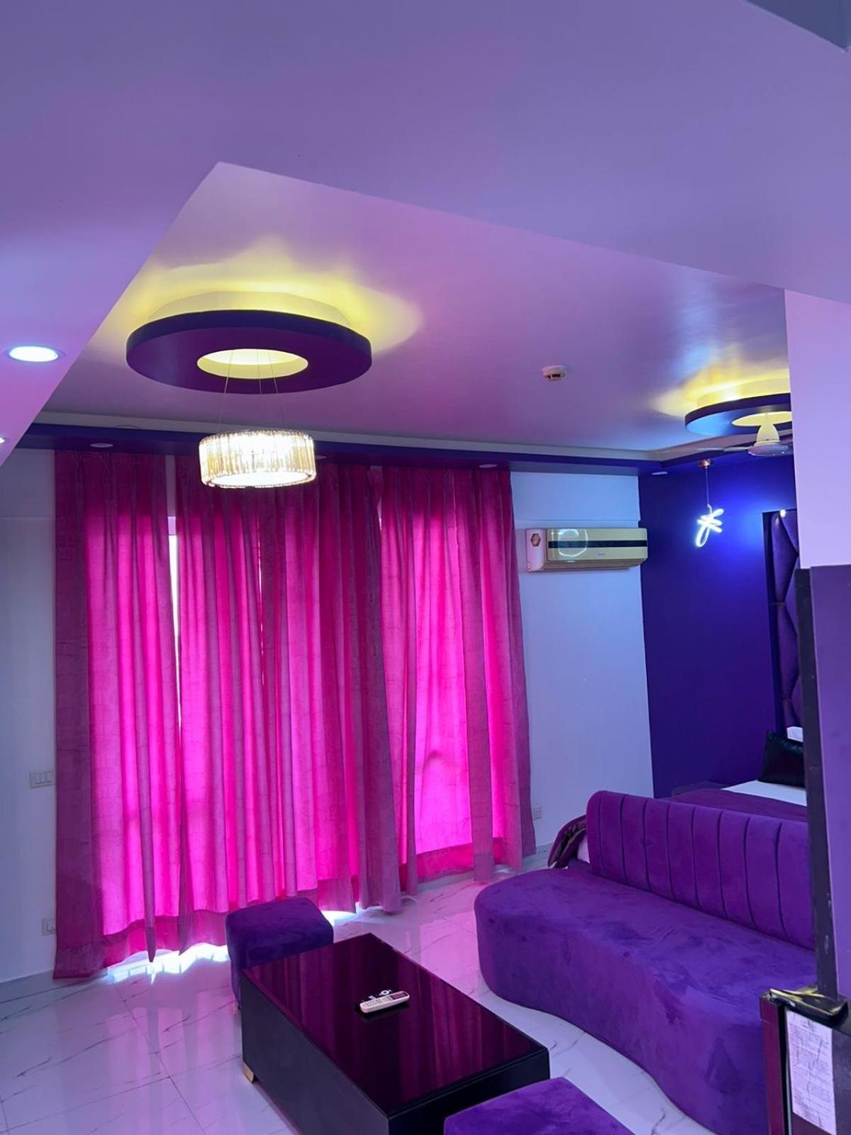 Dolphin Inn & Suites Manhattan Lucknow Exterior foto
